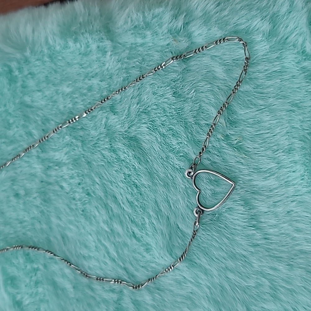 Ornamental things heart necklace